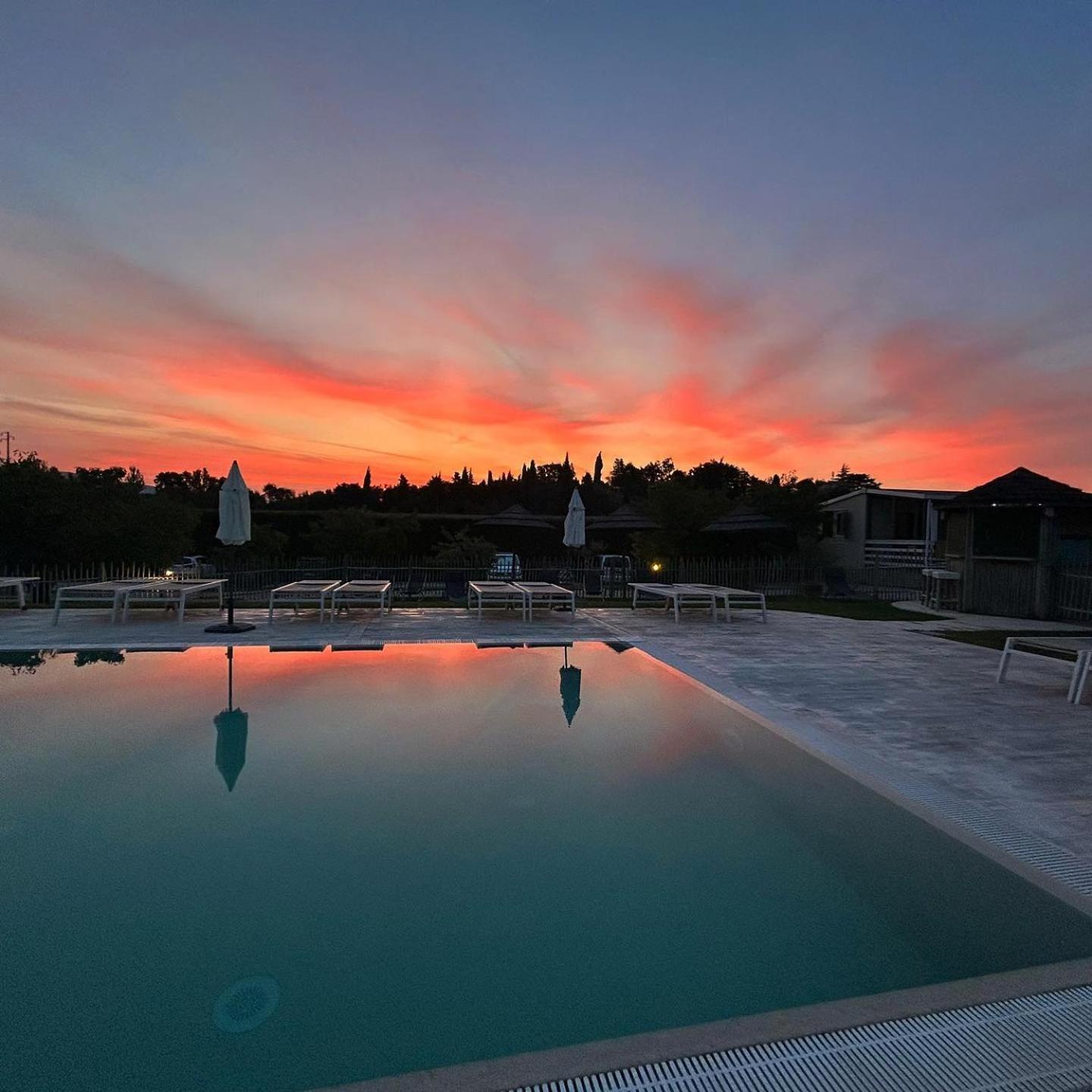 Agriturismo & Agricamping Serena パストレンゴ エクステリア 写真